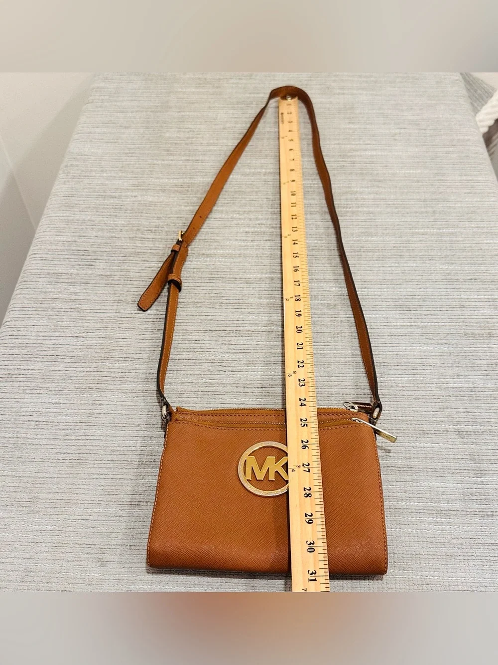 Vintage Michael Kors Brown Leather Gold‎ Hardware Cross Body Bag Classis Cute